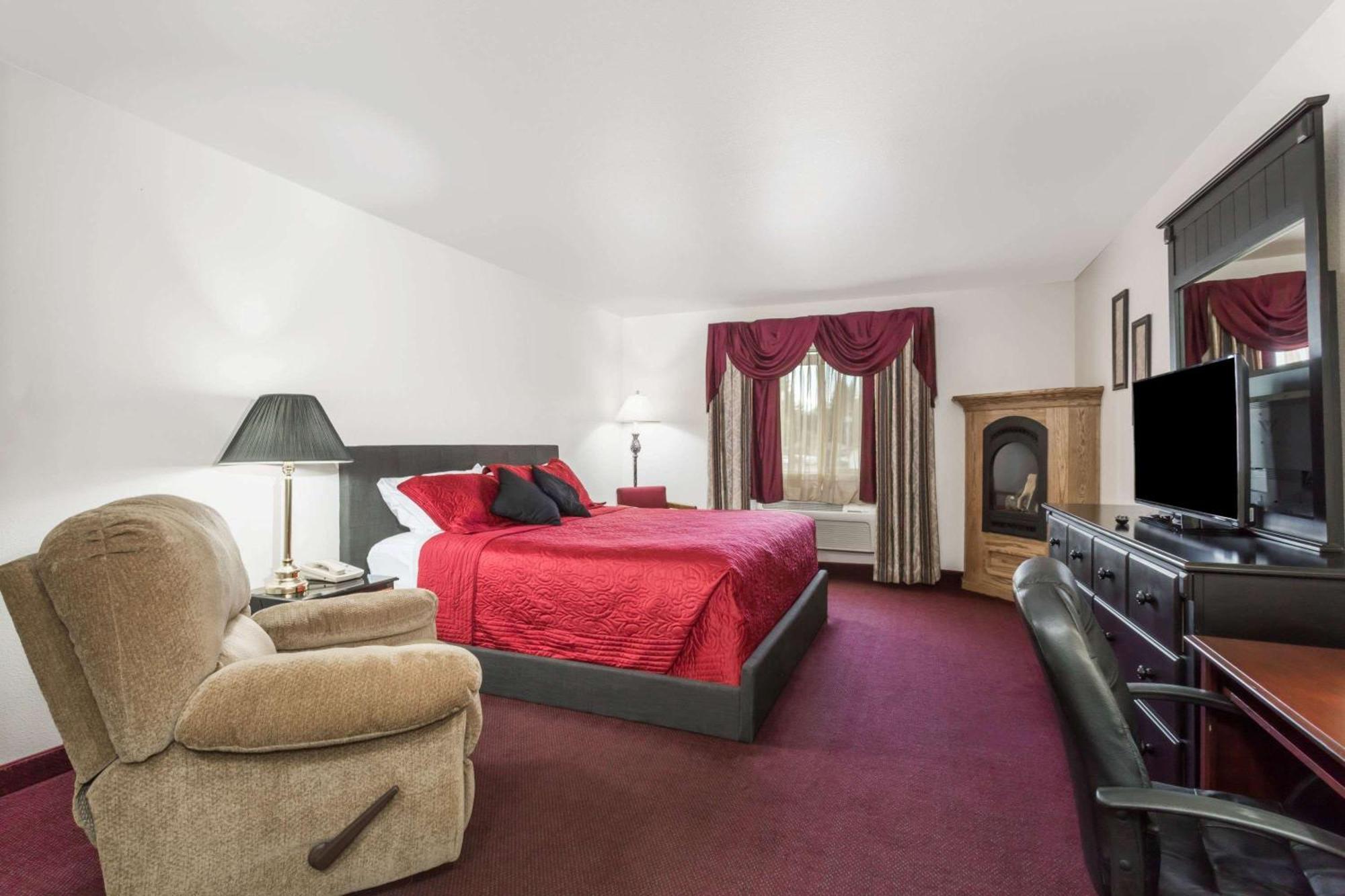 Super 8 By Wyndham Rexburg Hotel Екстериор снимка