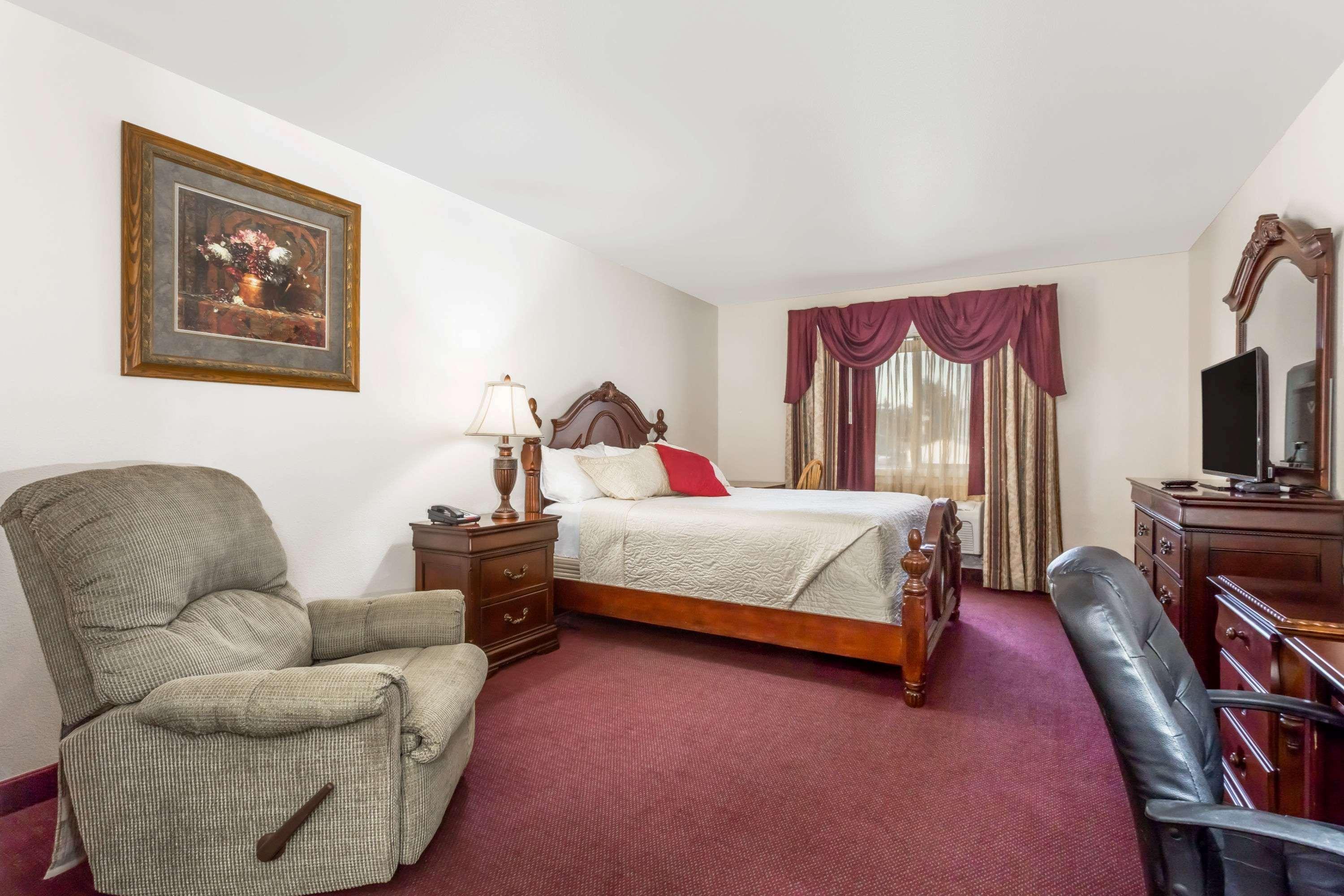 Super 8 By Wyndham Rexburg Hotel Екстериор снимка