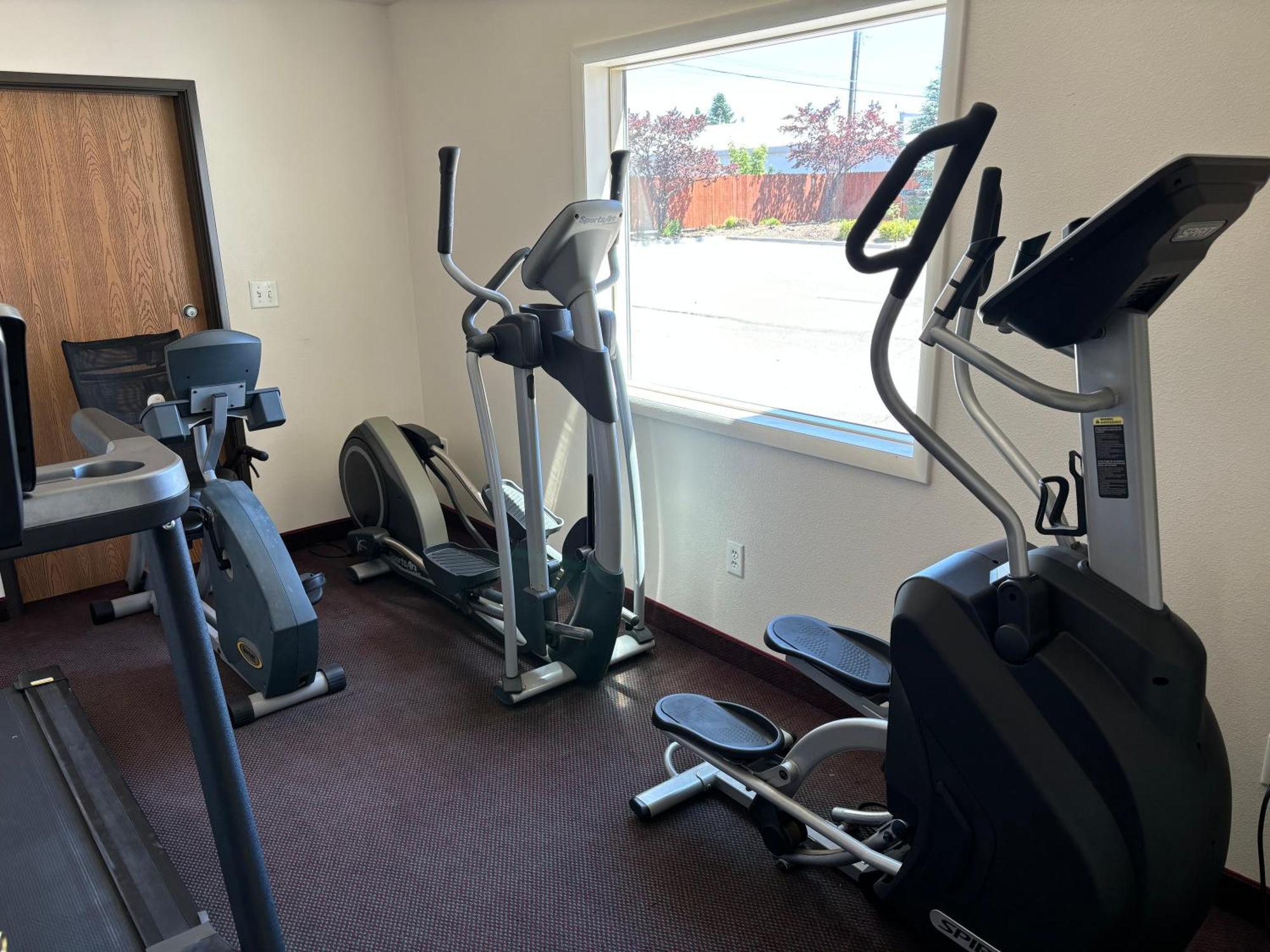 Super 8 By Wyndham Rexburg Hotel Екстериор снимка
