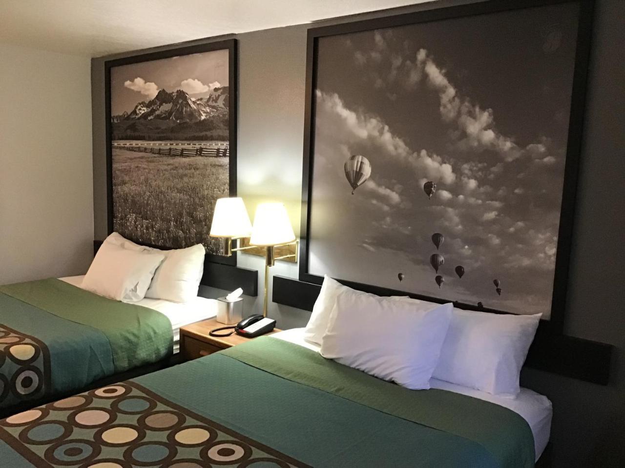 Super 8 By Wyndham Rexburg Hotel Екстериор снимка